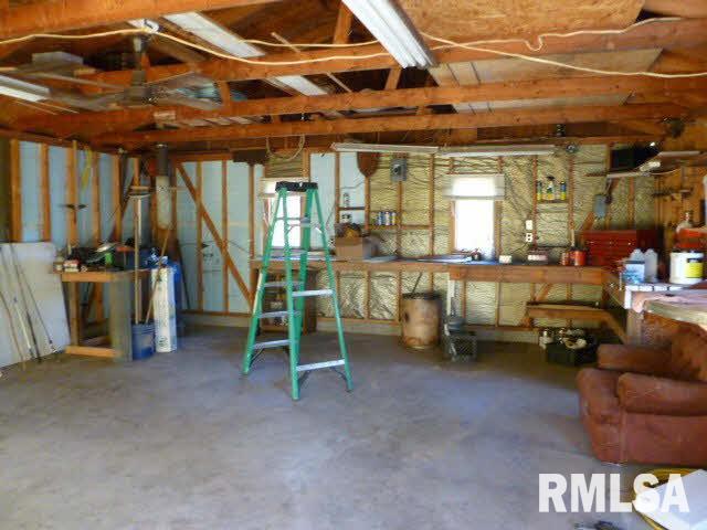 8665 State Rte 161 Extension Iuka, IL 62849 - Photo 18 of 18