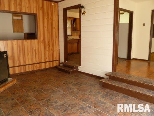 8665 State Rte 161 Extension Iuka, IL 62849 - Photo 4 of 18