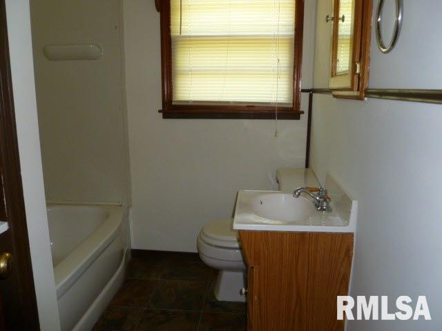 8665 State Rte 161 Extension Iuka, IL 62849 - Photo 10 of 18