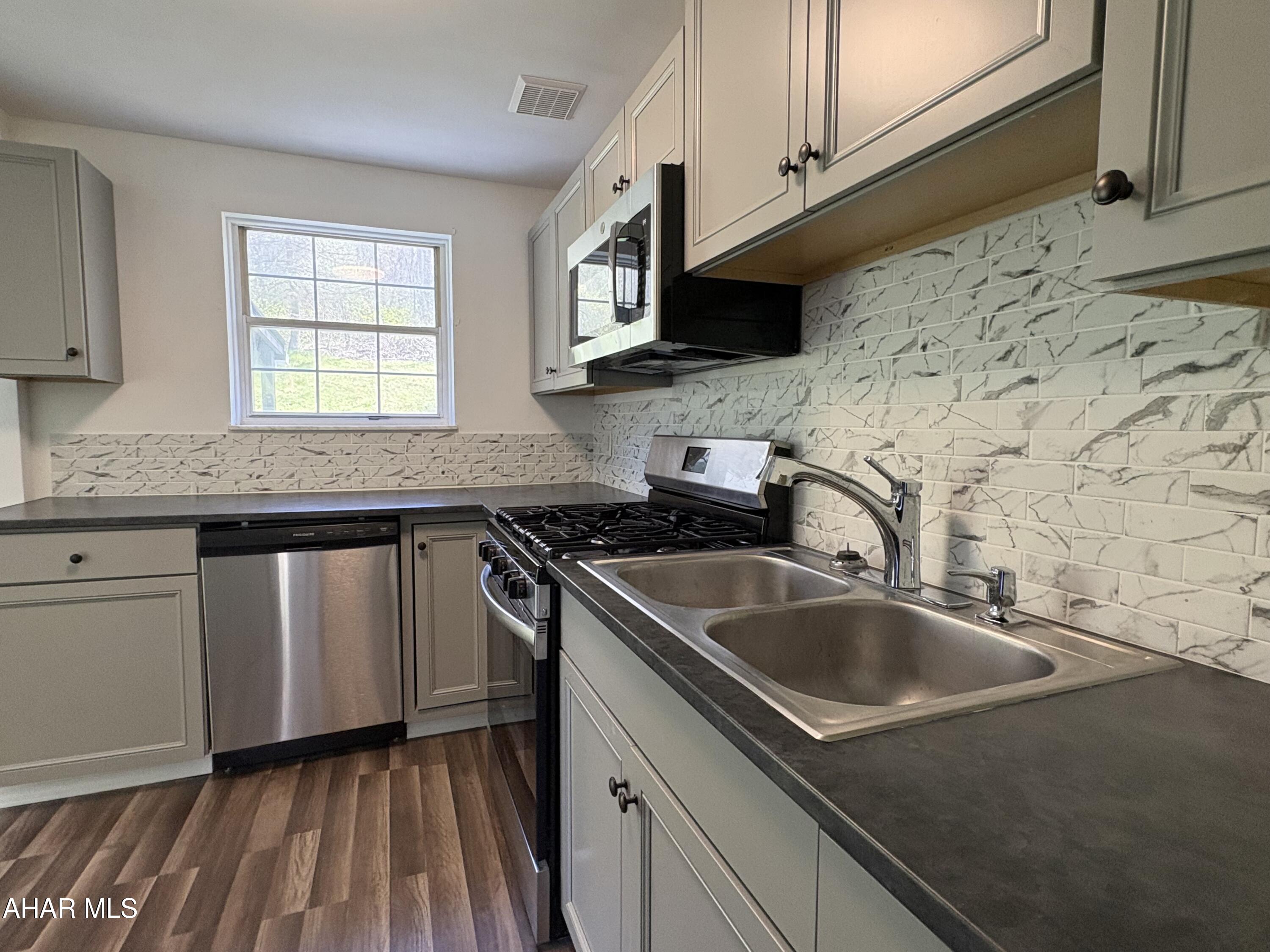 444 Highway 356 Apollo, PA 15613 - Photo 7 of 24