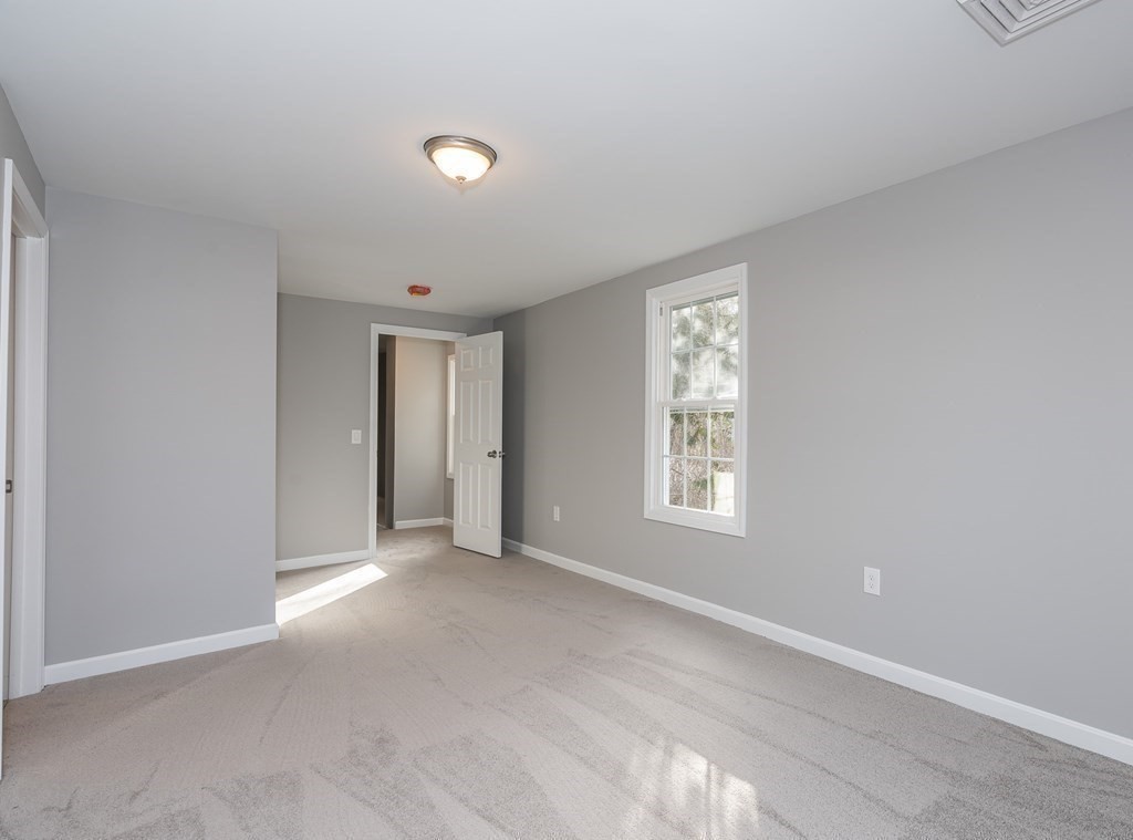 115 Jennings Street Springfield, MA 01119 - Photo 17 of 32
