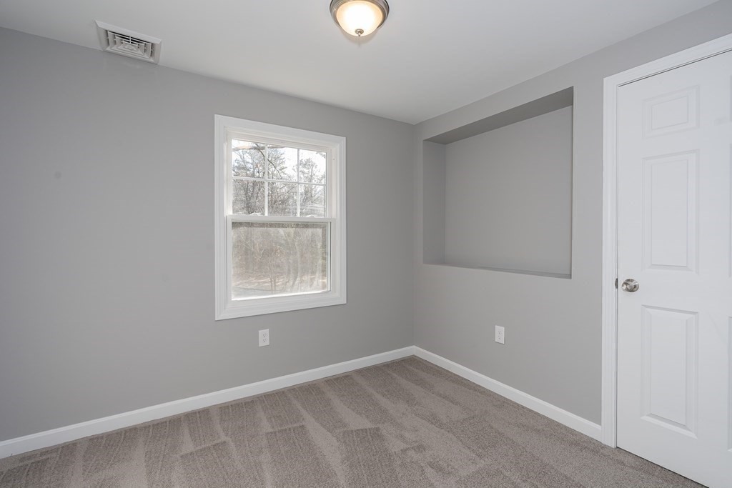 115 Jennings Street Springfield, MA 01119 - Photo 24 of 32