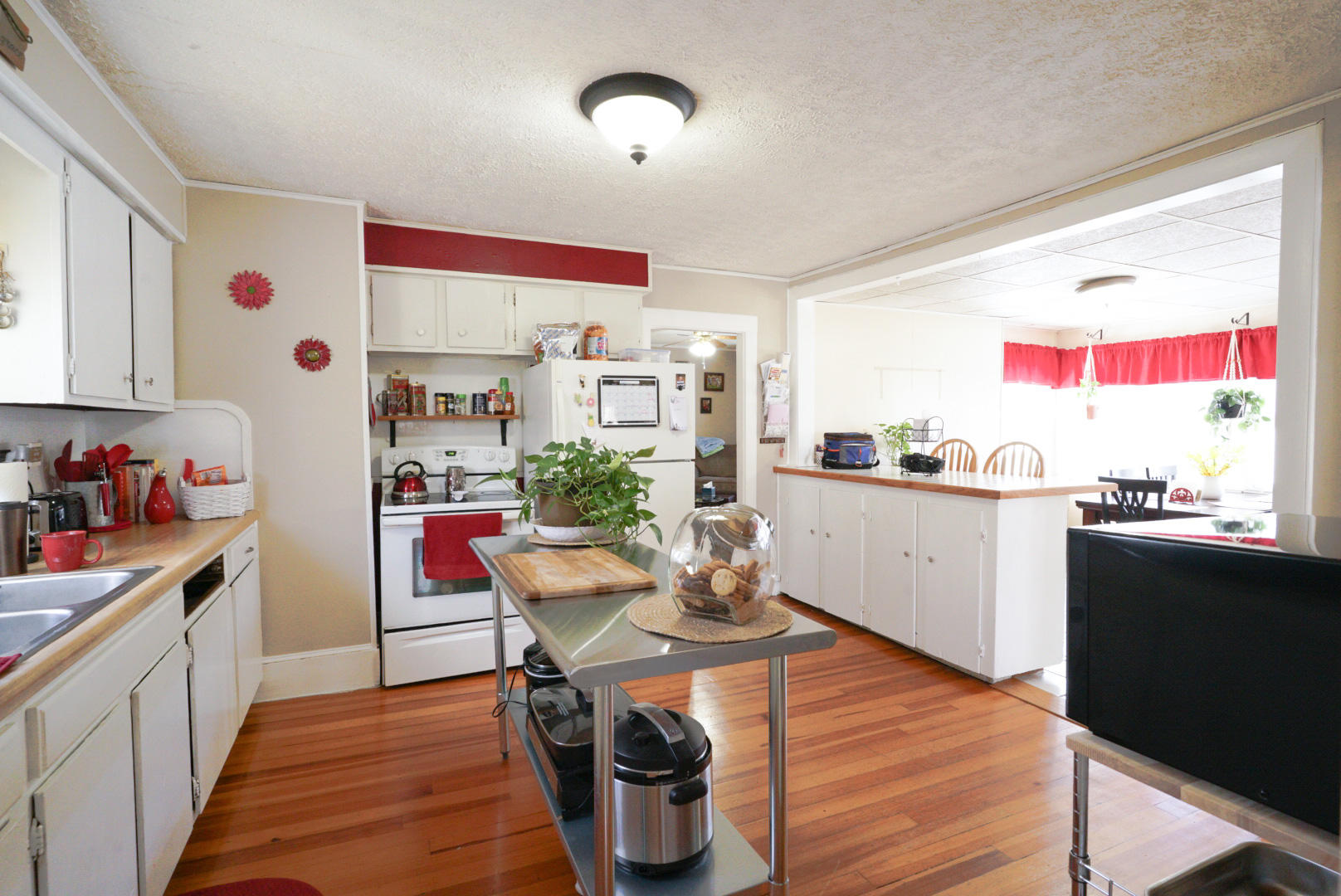 45 Myrtle Street Biddeford, ME 04005 - Photo 3 of 34 Kitchen unit 2
