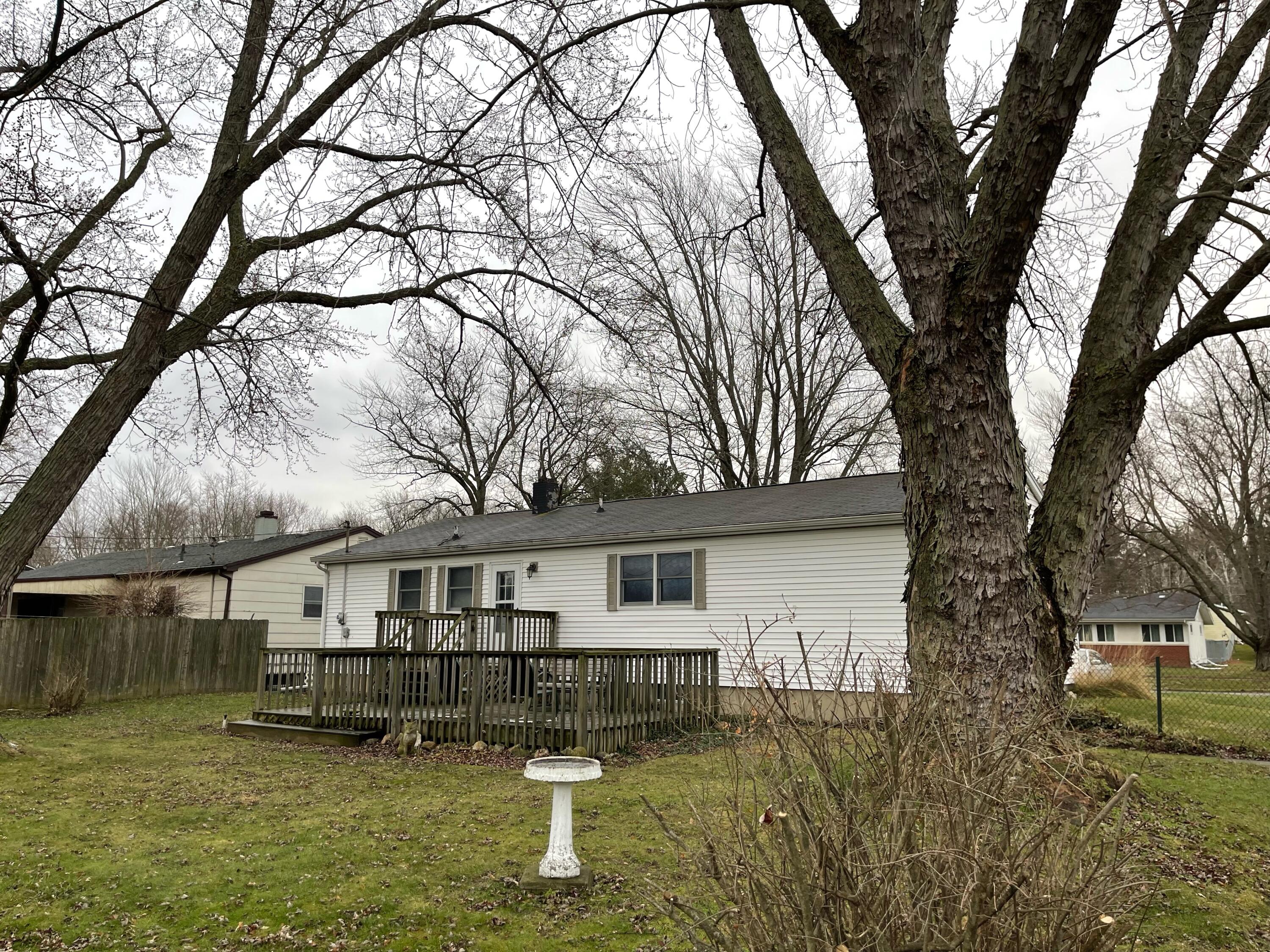 586 Riverside Drive Watervliet, MI 49098 - Photo 2 of 8 image3 (10)