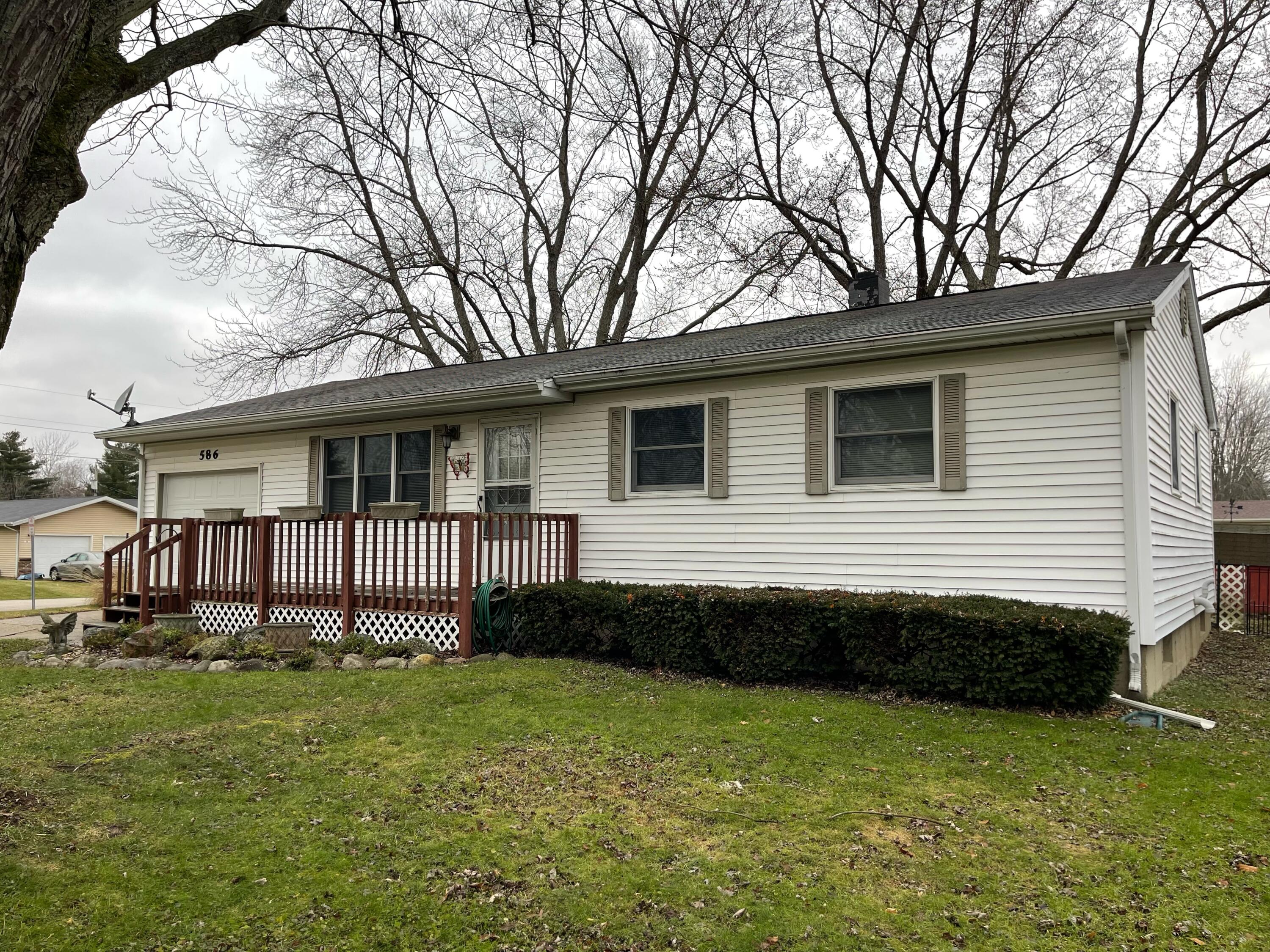 586 Riverside Drive Watervliet, MI 49098 - Photo 3 of 8 image1 (14)