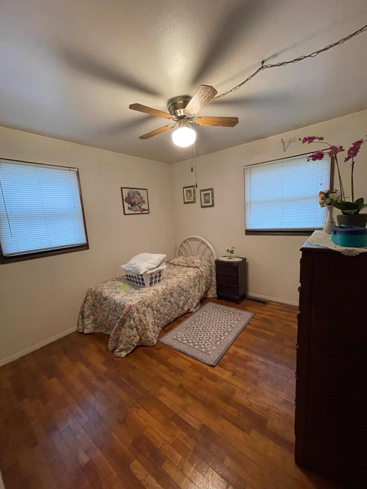 586 Riverside Drive Watervliet, MI 49098 - Photo 4 of 8 image0 (21)