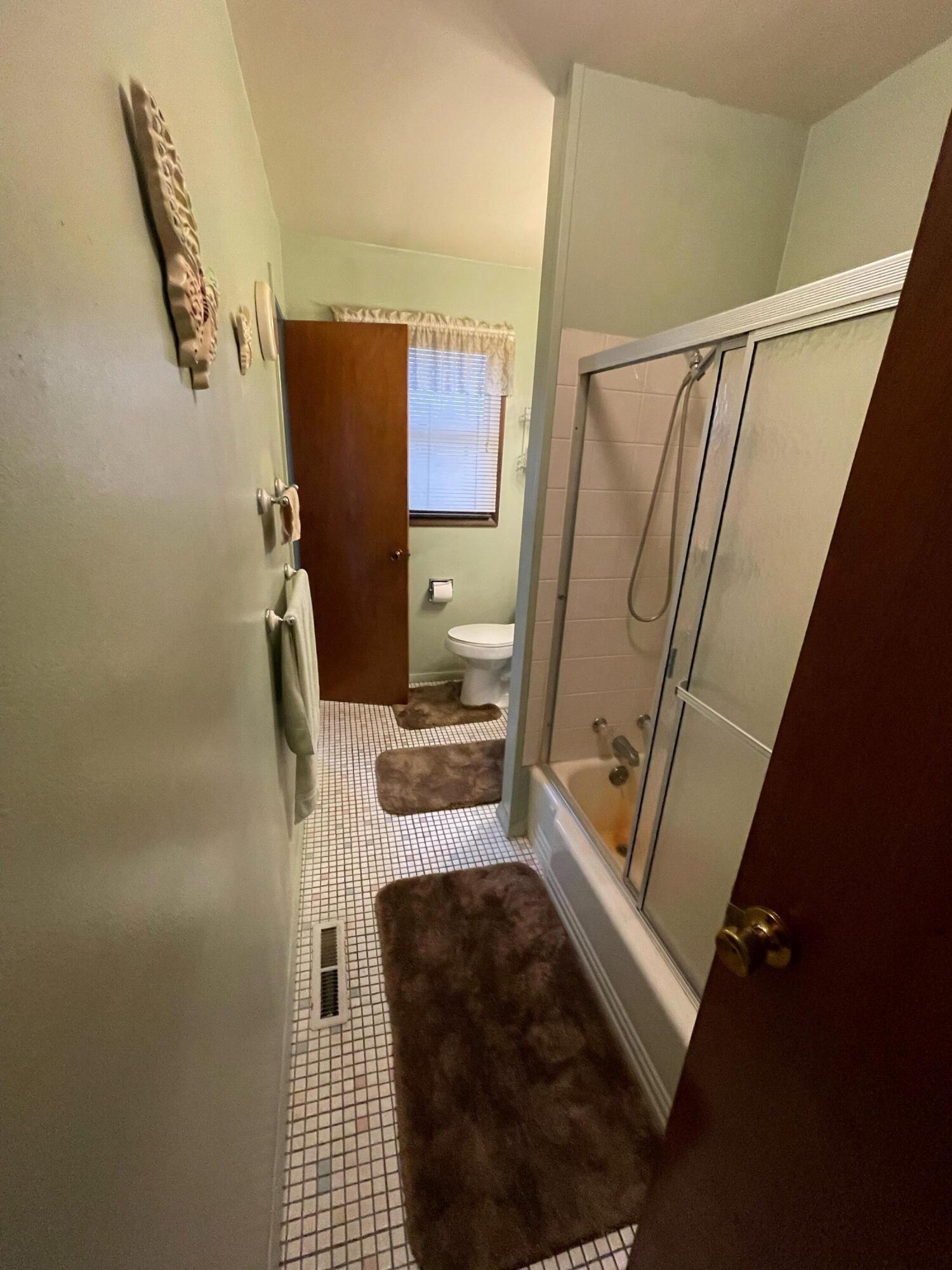 586 Riverside Drive Watervliet, MI 49098 - Photo 6 of 8 image2 (14)