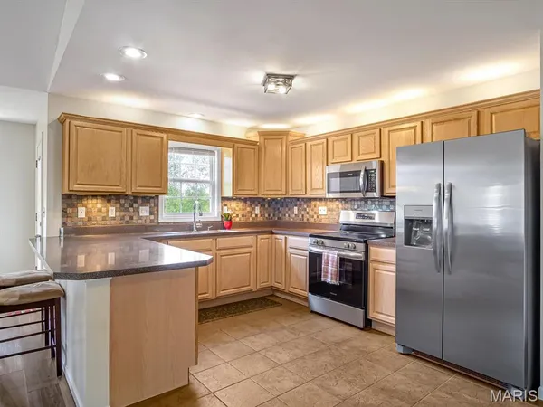 $350,000 | 216 Woodland Drive, Edwardsville, IL 62025