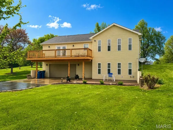 $350,000 | 216 Woodland Drive, Edwardsville, IL 62025