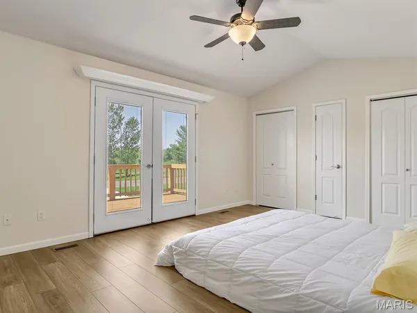 $350,000 | 216 Woodland Drive, Edwardsville, IL 62025