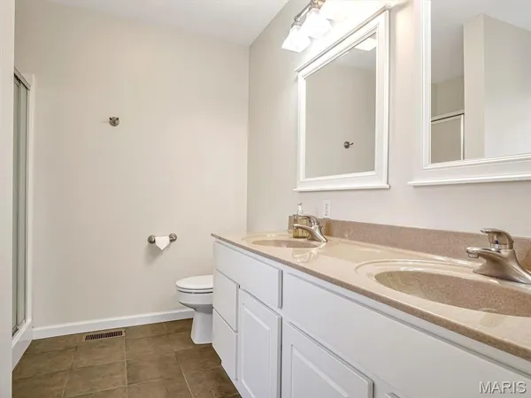 $350,000 | 216 Woodland Drive, Edwardsville, IL 62025