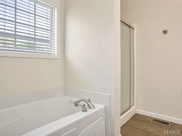 $350,000 | 216 Woodland Drive, Edwardsville, IL 62025