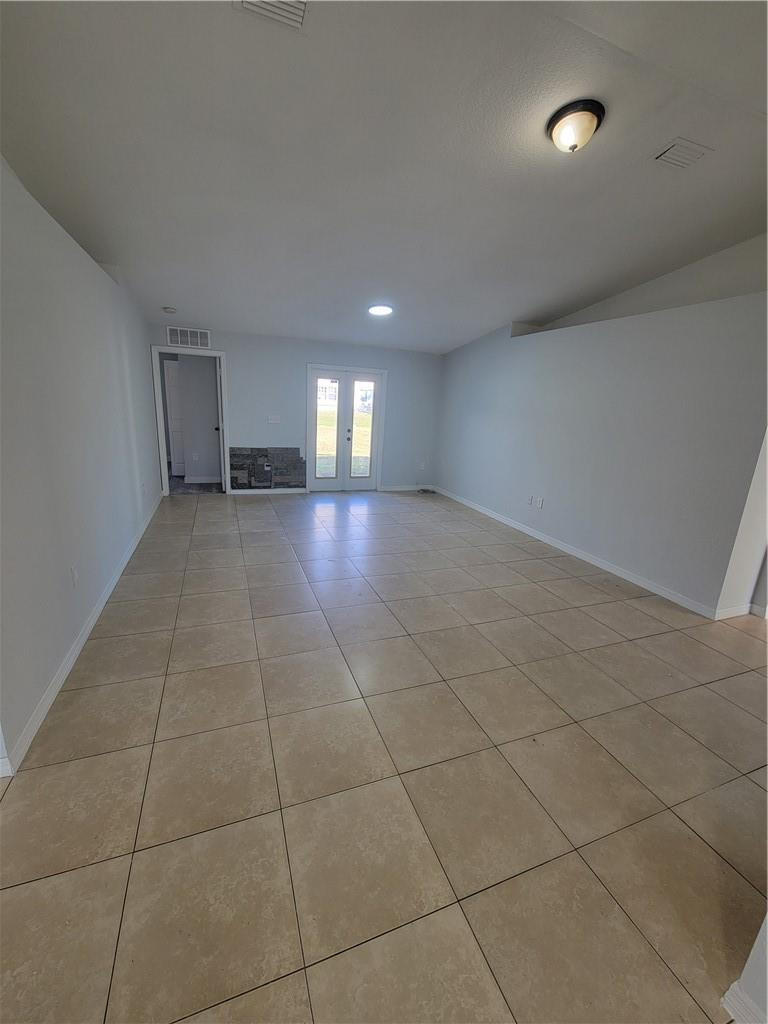 149 Dabou Loop Belle Glade, FL 33430 - Photo 4 of 25 Photo 4