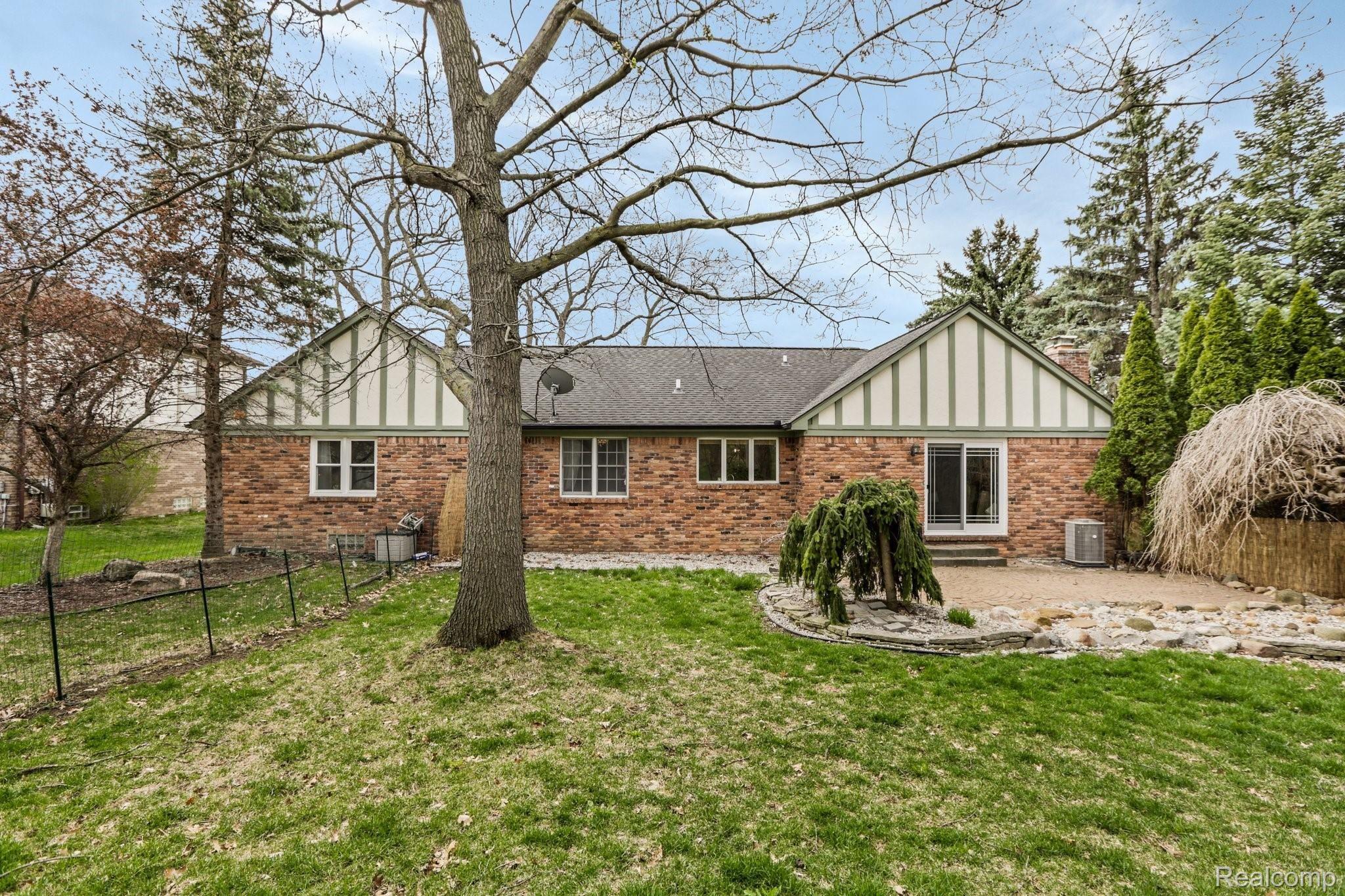 1974 North Kilburn Road Rochester, MI 48306 - Photo 41 of 42 1974 Kilburn Road Rochester Hills0041.jpg