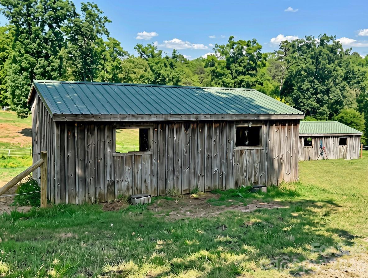 5835 Kreps Road Clover, SC 29710 - Photo 12 of 46 Gallery Image 12