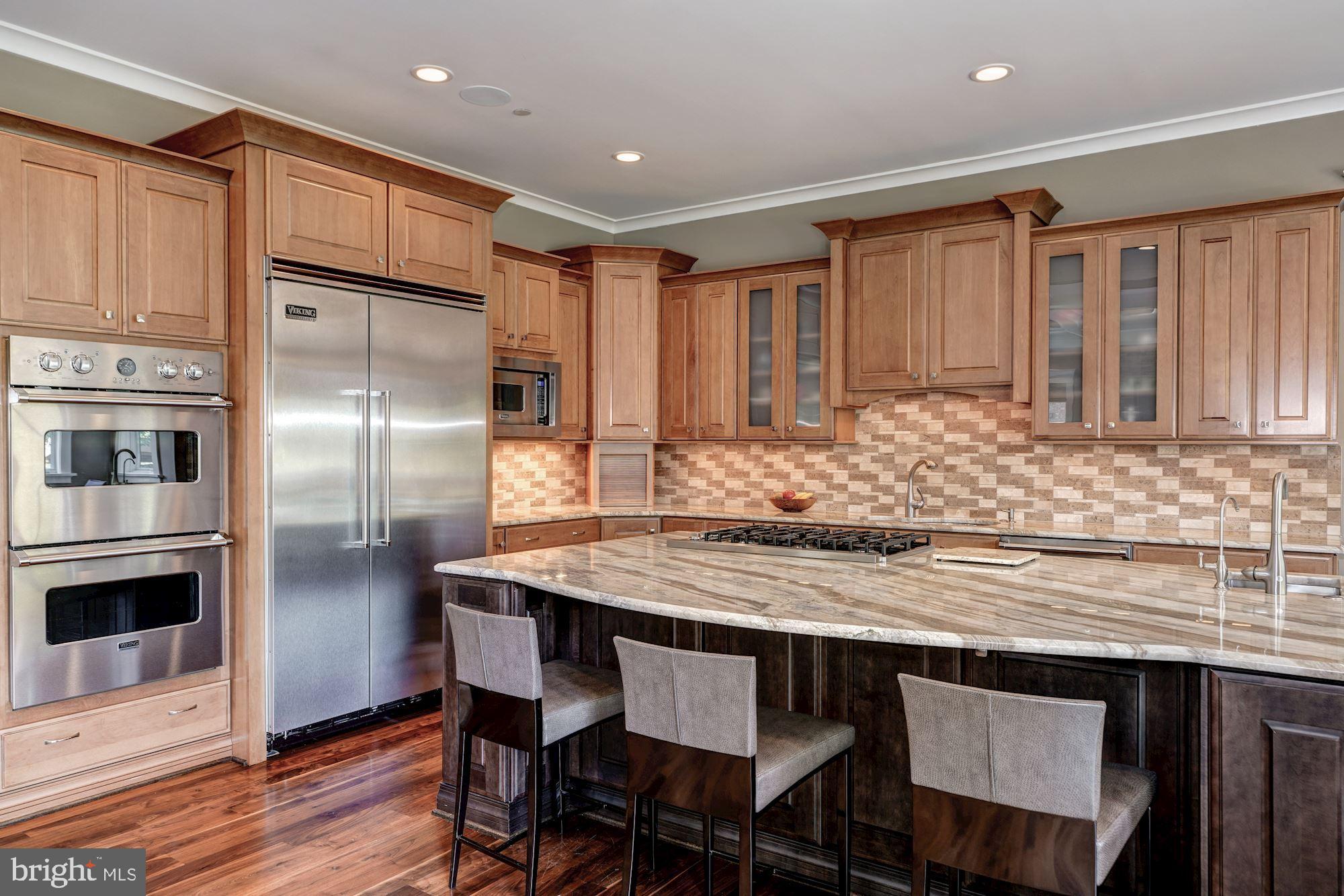 9927 Carter Road Bethesda, MD 20817 - Photo 15 of 47 Viking Professional Stainless Appliances