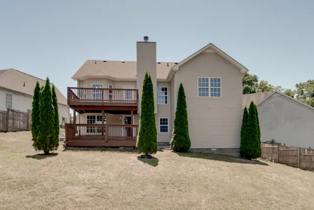 an outdoor space view with a house