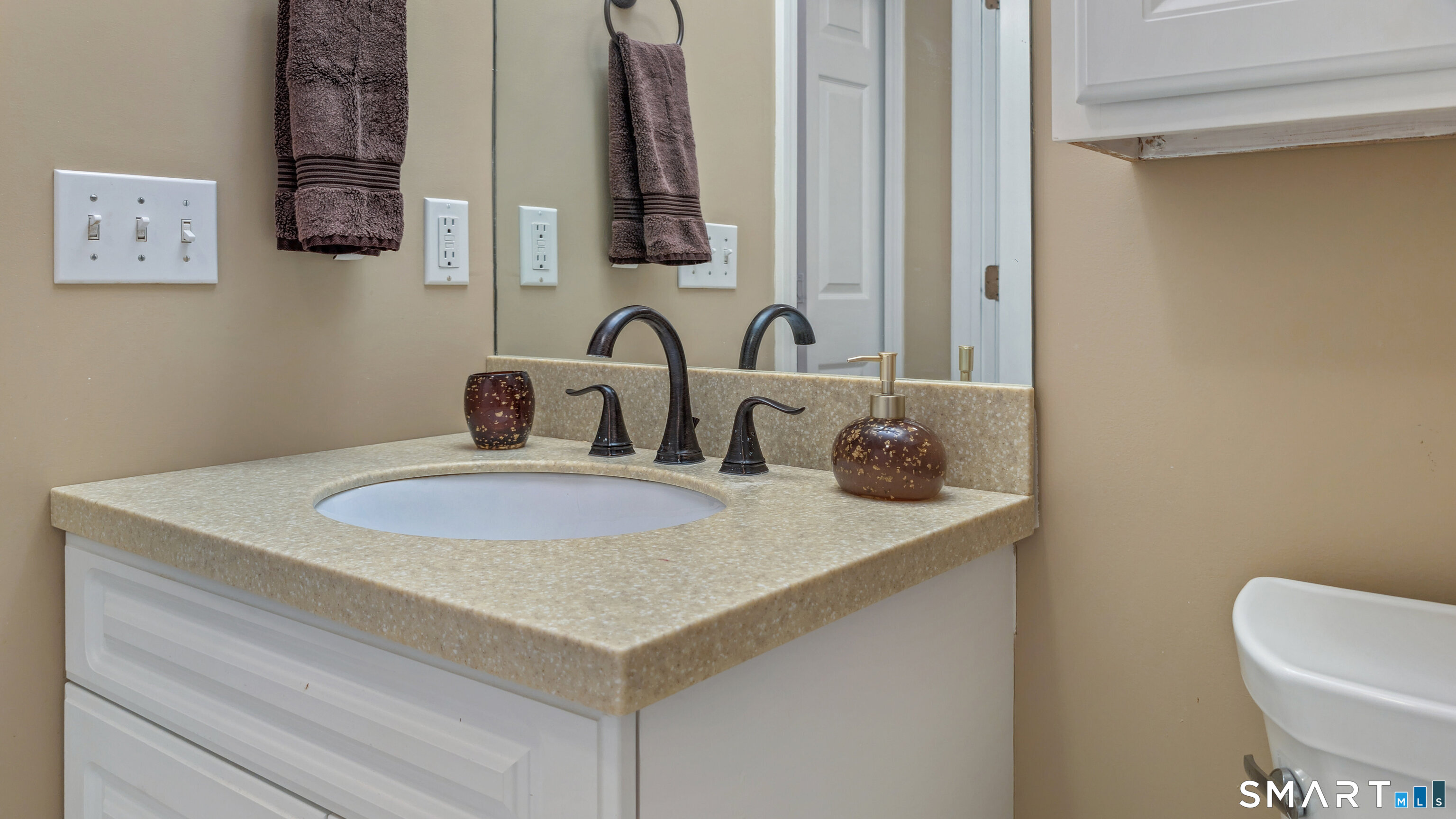 123 Louis Hill Road, Unit 123 Newtown, CT 06482 - Photo 13 of 35 a bathroom with a sink and a vanity