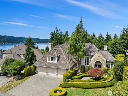 $1,900,000 | 19524 Southeast 24th Place, Sammamish, WA 98075