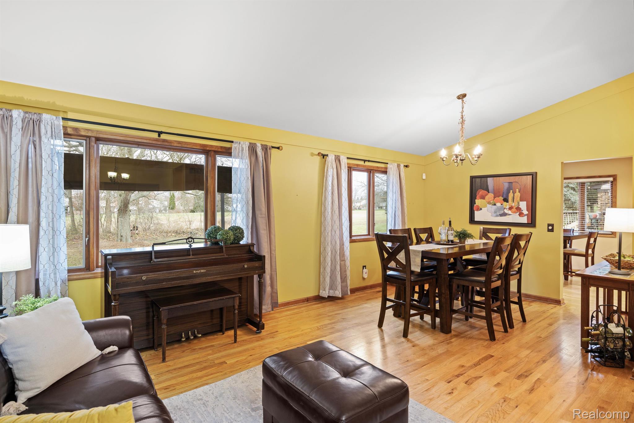 591 Lockport Road Rochester, MI 48307 - Photo 5 of 40 Gallery Image 5