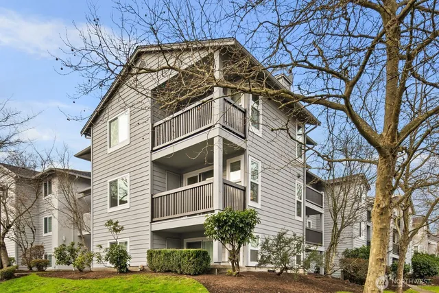 $360,000 | 6700 Northeast 182nd Street, Unit A208, Kenmore, WA 98028