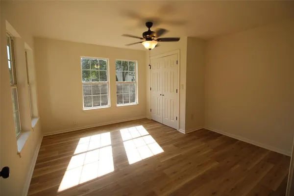 $1,650 | 111 West Wolfe Street, Grand Saline, TX 75140