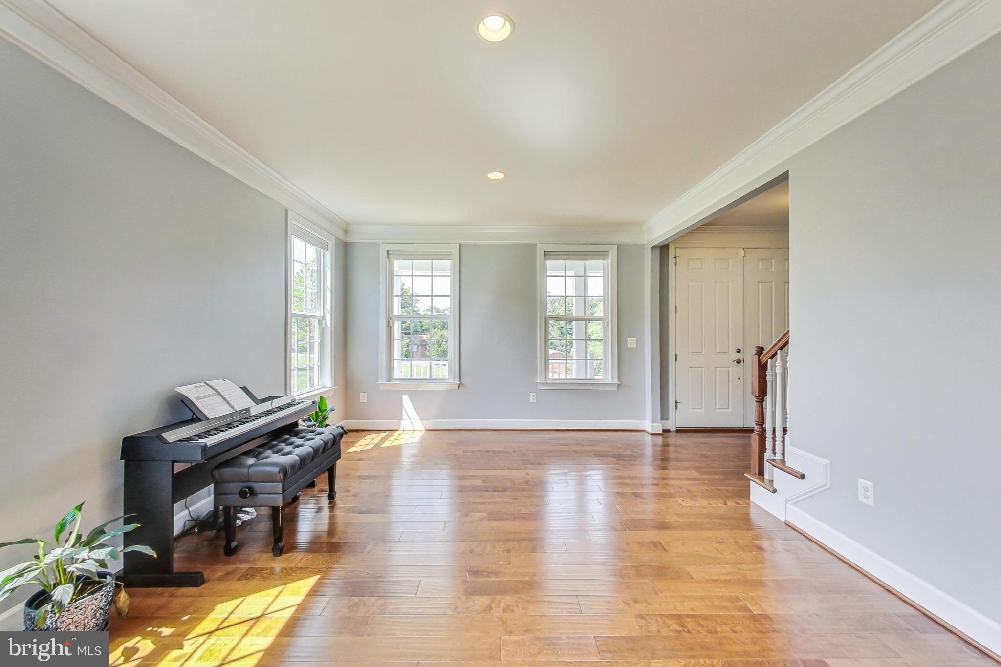 7705 Signal Hill Road Manassas, VA 20111 - Photo 14 of 73 Living Room