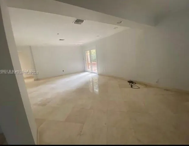 $7,900 | 2195 Secoffee Street, Miami, FL 33133