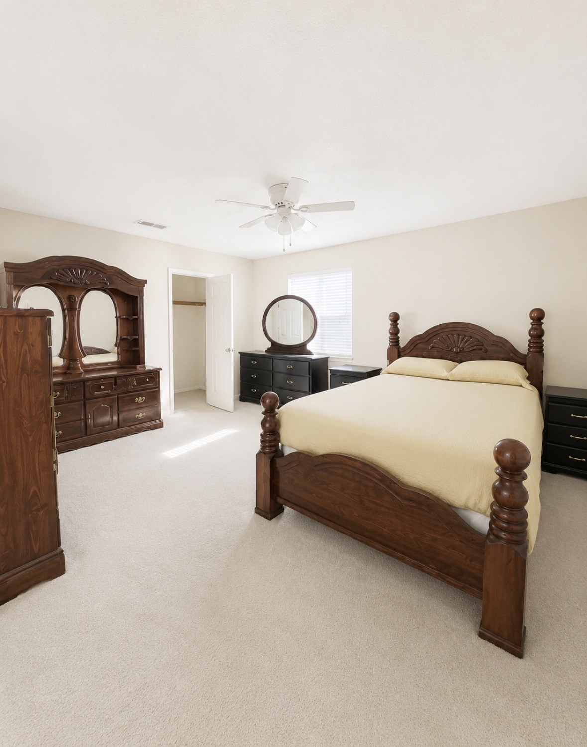 9422 Ledge Street Houston, TX 77075 - Photo 8 of 15 Primary Bedroom