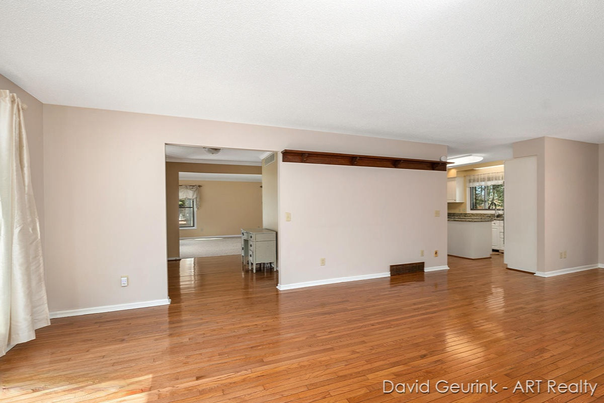 175 Portchester Road Holland, MI 49424 - Photo 11 of 33 IMG_1027