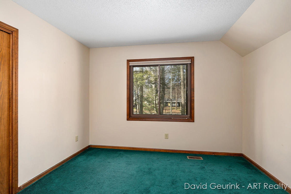 175 Portchester Road Holland, MI 49424 - Photo 18 of 33 IMG_1012