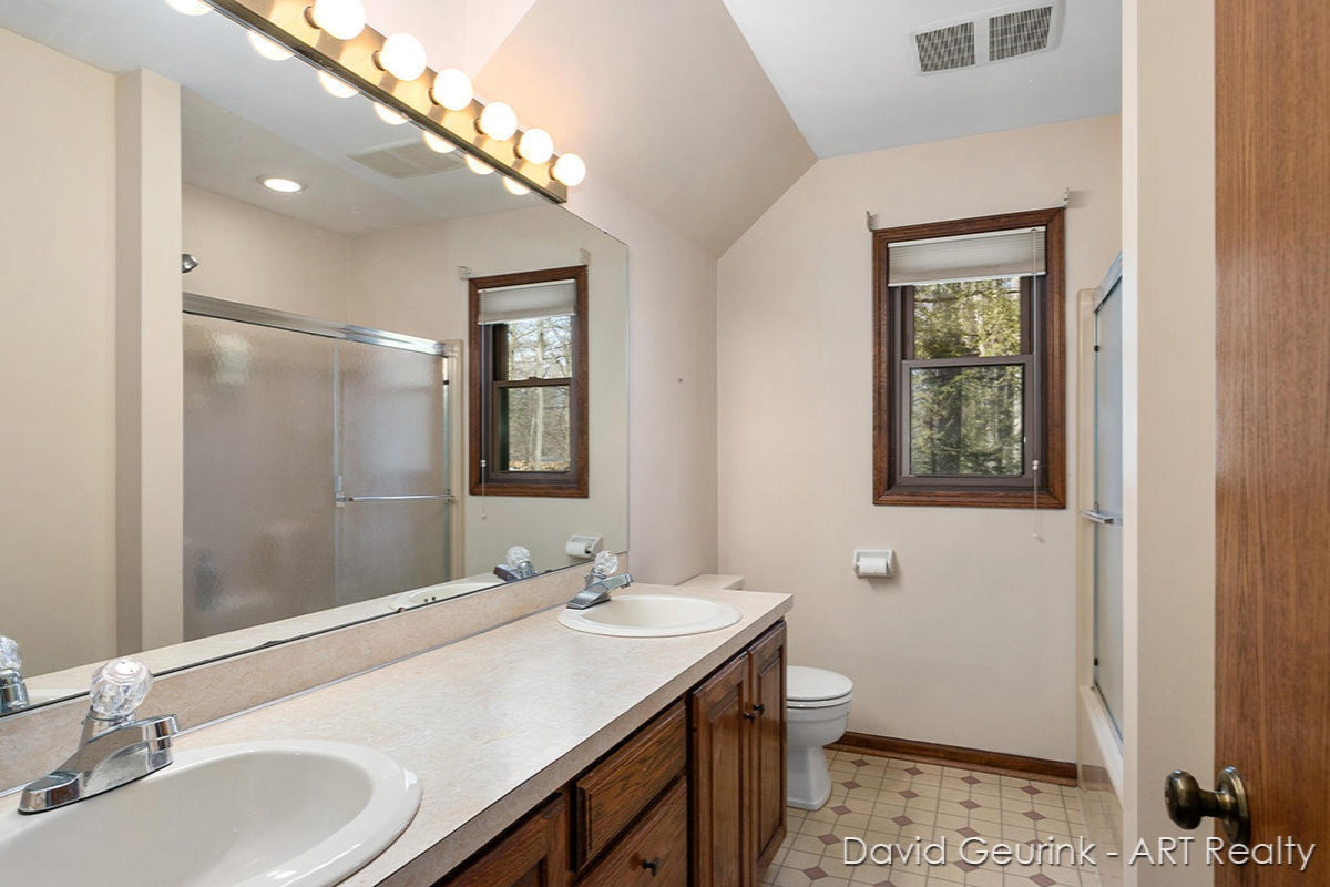 175 Portchester Road Holland, MI 49424 - Photo 21 of 33 IMG_1015