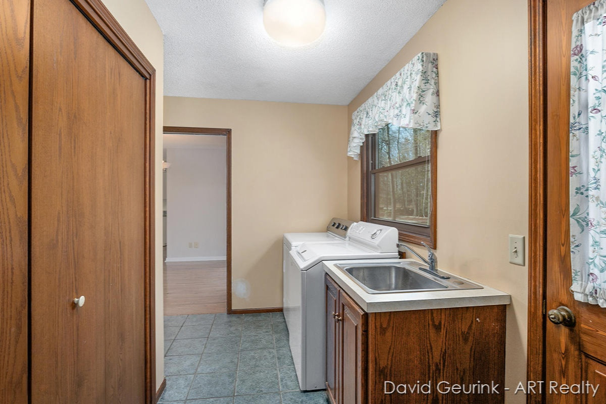 175 Portchester Road Holland, MI 49424 - Photo 22 of 33 IMG_1030