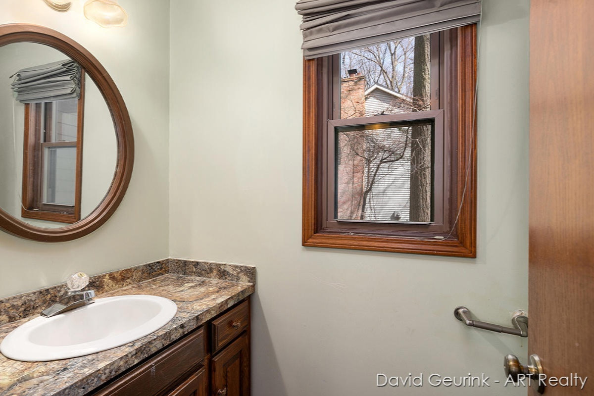 175 Portchester Road Holland, MI 49424 - Photo 23 of 33 IMG_1031