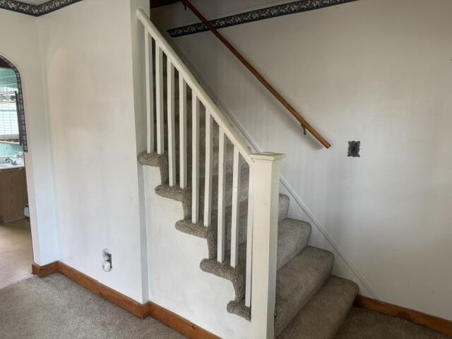45 Cushman Road Winslow, ME 04901 - Photo 7 of 29 Stairway to level 2