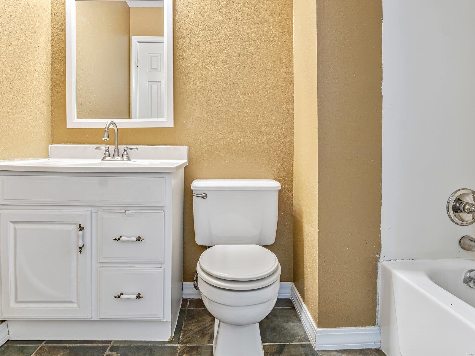 8901 Collinsville Road Collinsville, IL 62234 - Photo 19 of 29 Gallery Image 19