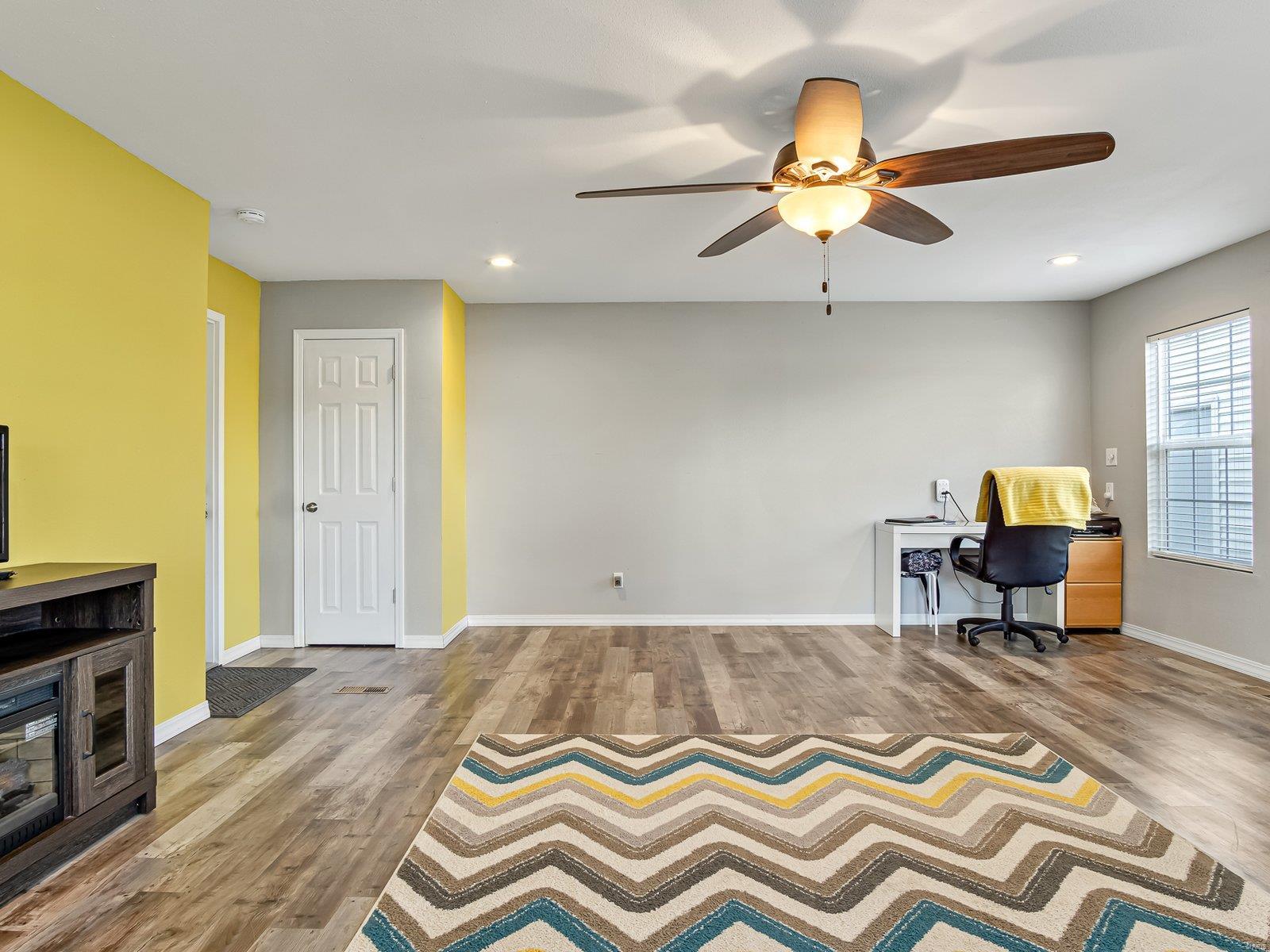 8901 Collinsville Road Collinsville, IL 62234 - Photo 21 of 29 Gallery Image 21