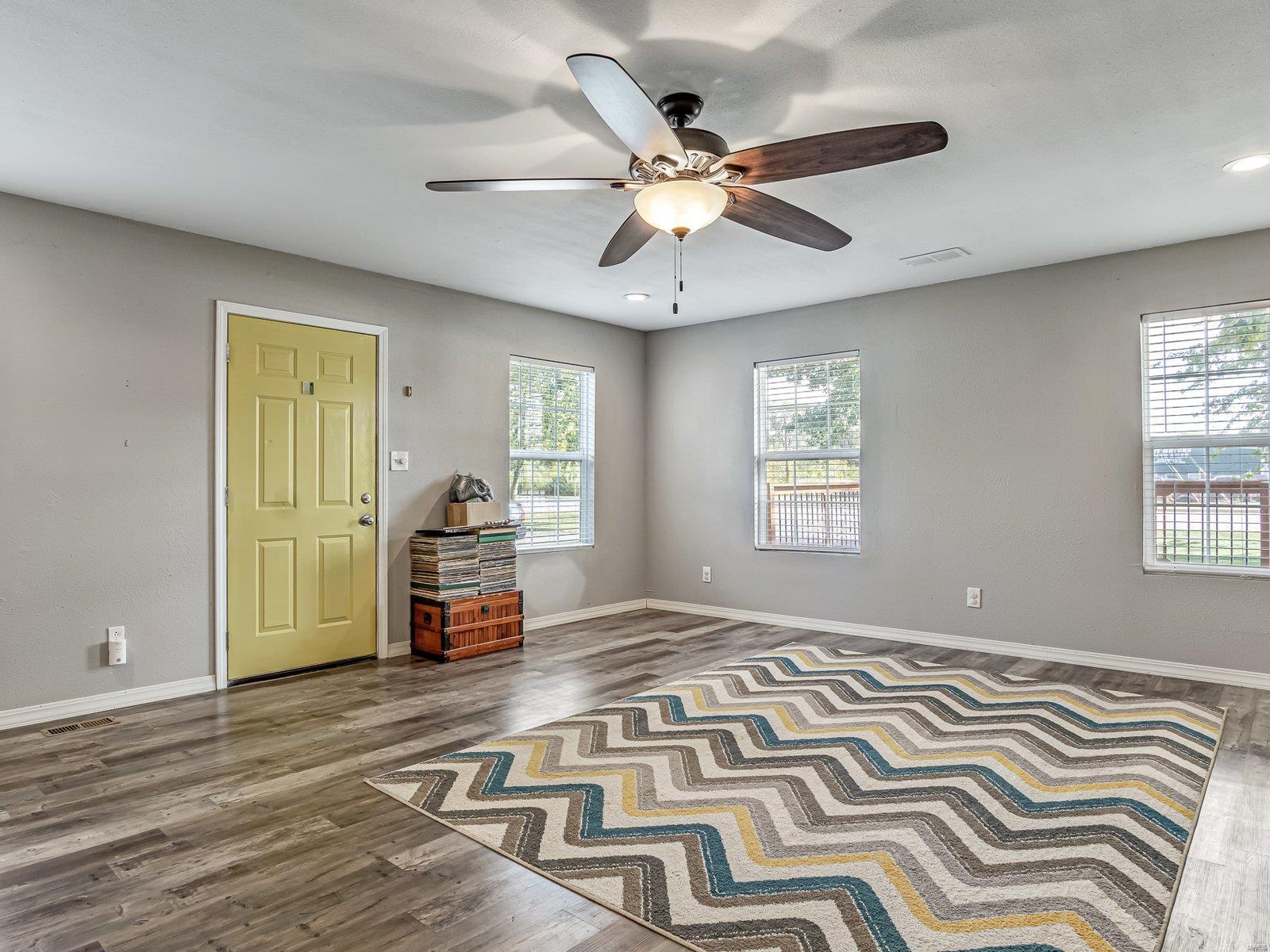 8901 Collinsville Road Collinsville, IL 62234 - Photo 23 of 29 Gallery Image 23