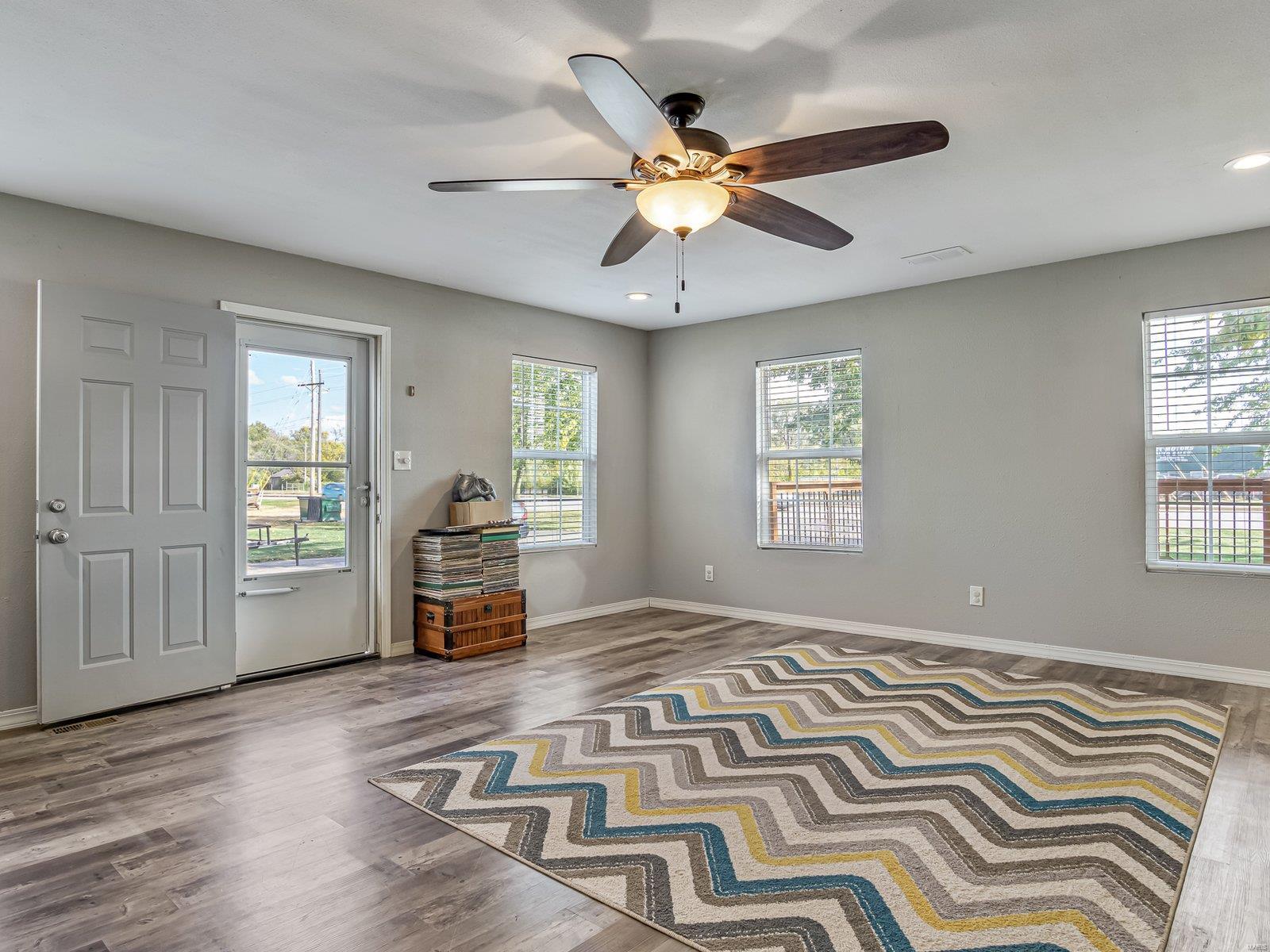8901 Collinsville Road Collinsville, IL 62234 - Photo 24 of 29 Gallery Image 24