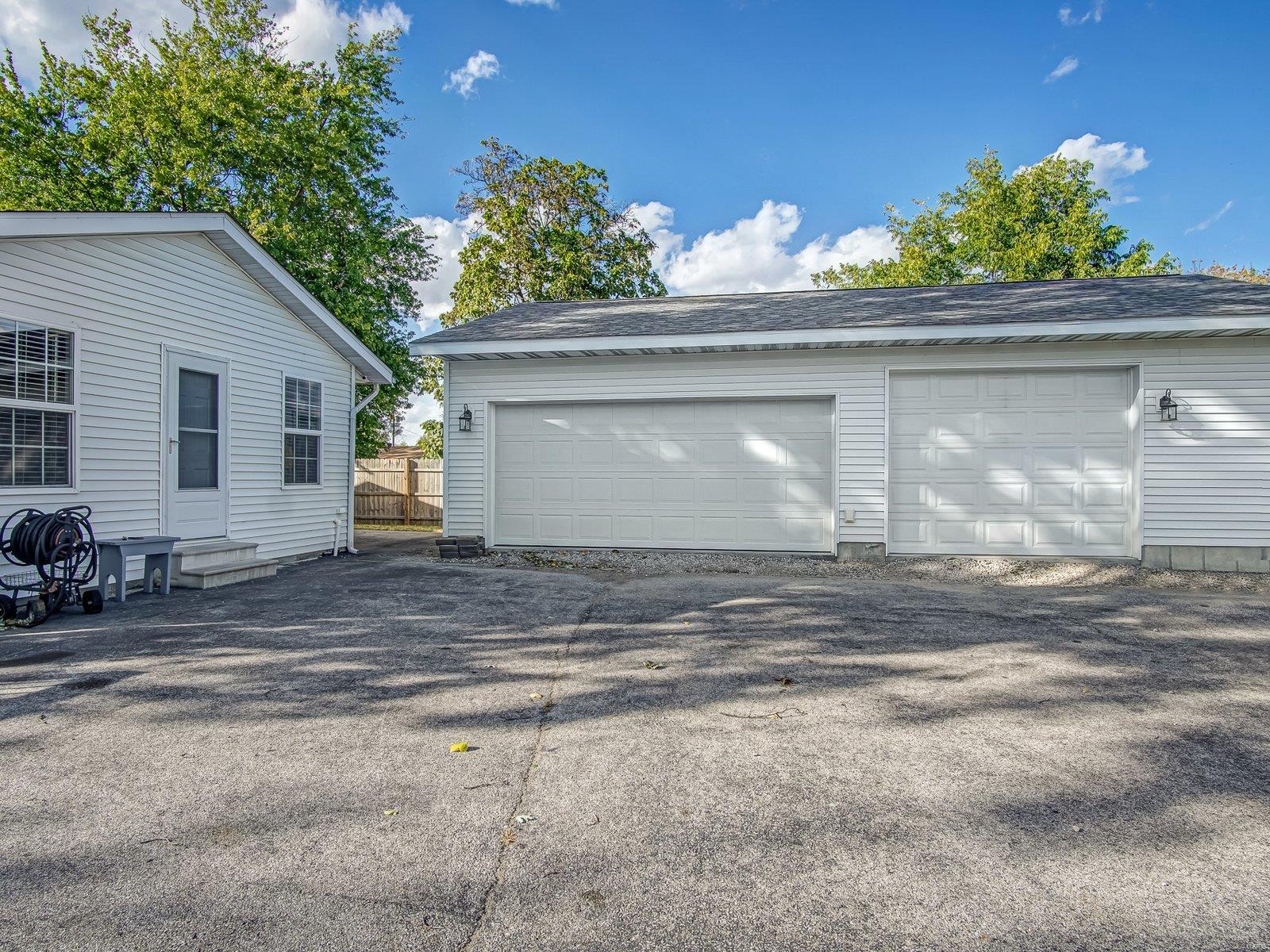 8901 Collinsville Road Collinsville, IL 62234 - Photo 5 of 29 Gallery Image 5