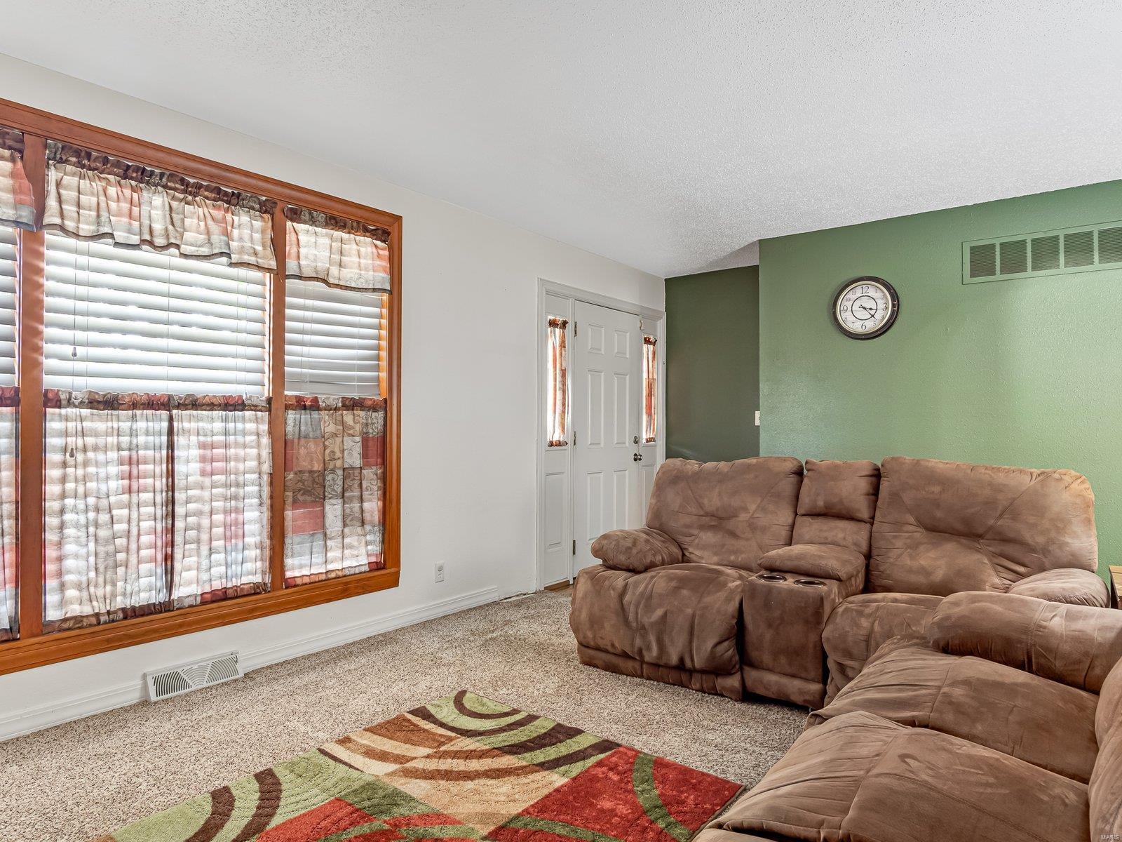 8901 Collinsville Road Collinsville, IL 62234 - Photo 8 of 29 Gallery Image 8