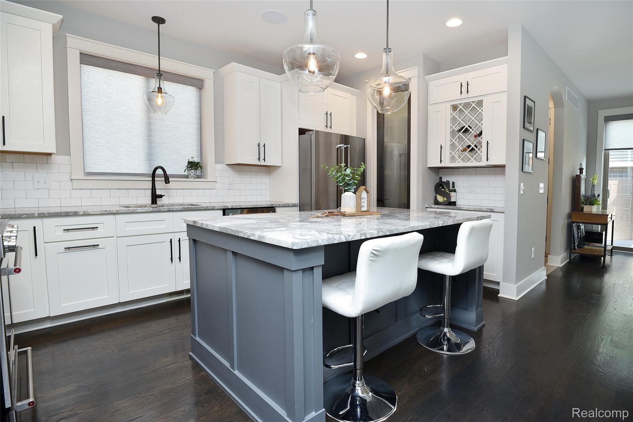 2396 Franklin Road Berkley, MI 48072 - Photo 4 of 42 2396 Franklin_07.JPG