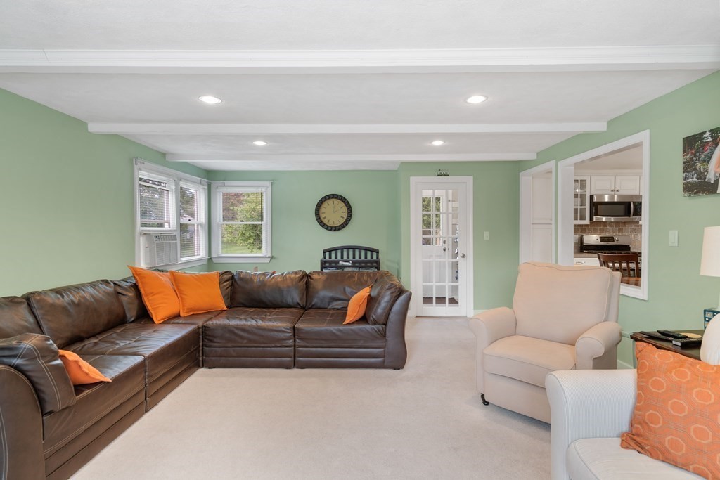 21 Columbine Road Norwood, MA 02062 - Photo 13 of 39 Gallery Image 13