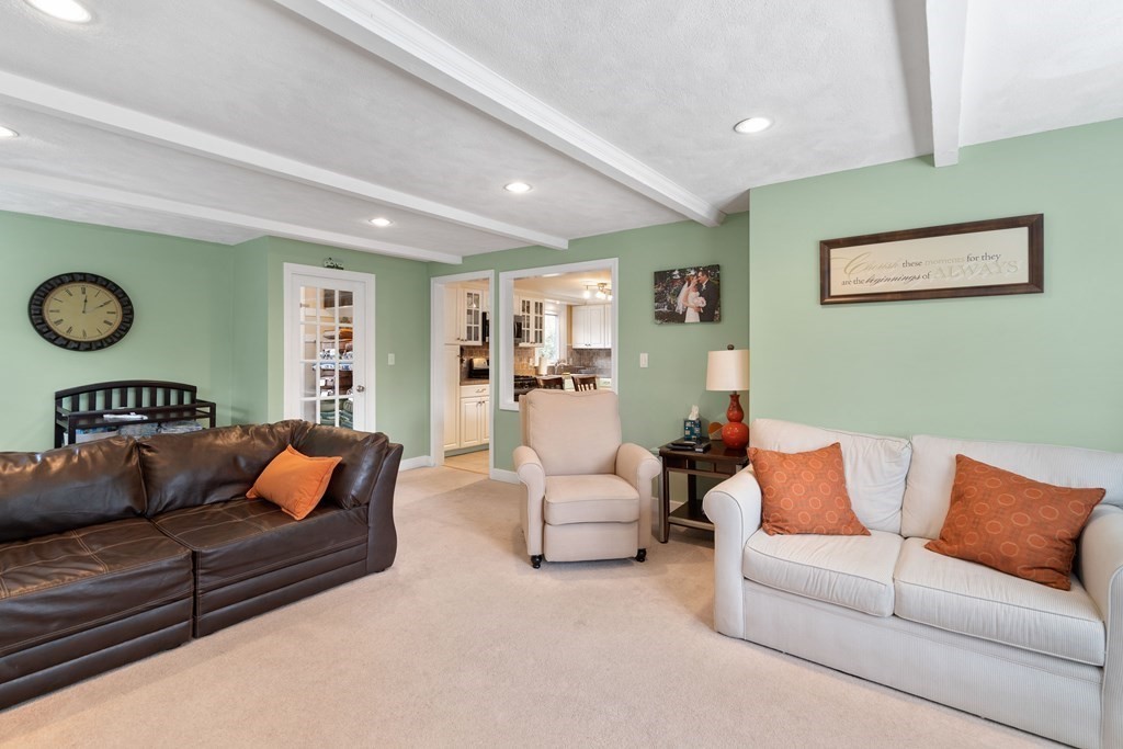 21 Columbine Road Norwood, MA 02062 - Photo 14 of 39 Gallery Image 14
