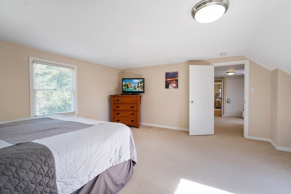 21 Columbine Road Norwood, MA 02062 - Photo 24 of 39 Gallery Image 24