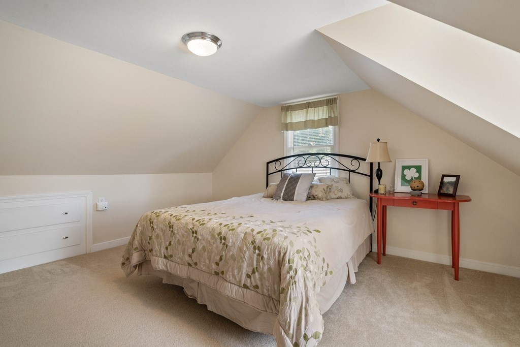21 Columbine Road Norwood, MA 02062 - Photo 30 of 39 Gallery Image 30