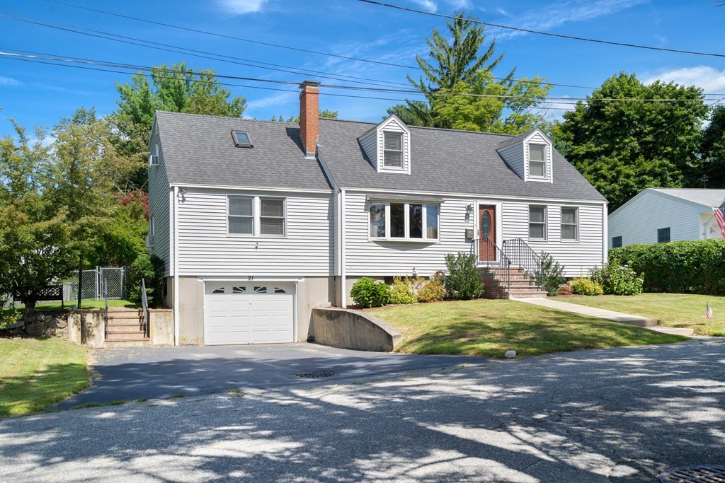 21 Columbine Road Norwood, MA 02062 - Photo 3 of 39 Gallery Image 3