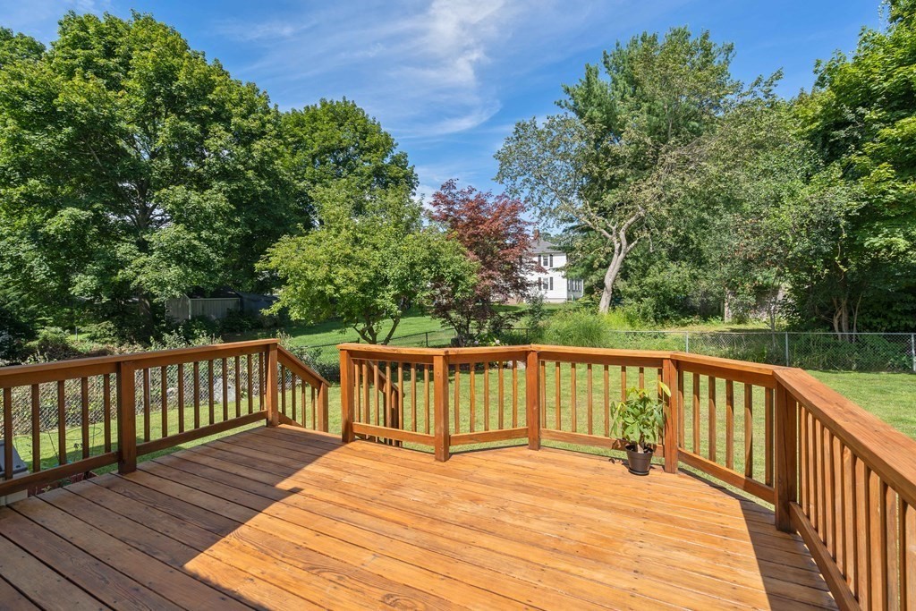 21 Columbine Road Norwood, MA 02062 - Photo 31 of 39 Gallery Image 31
