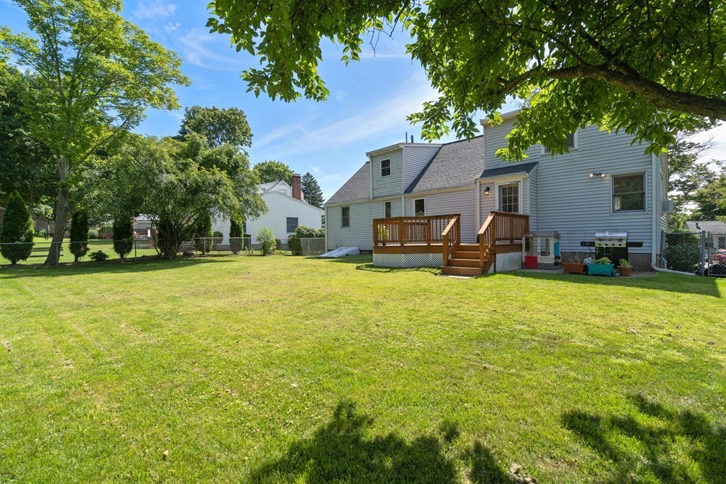 21 Columbine Road Norwood, MA 02062 - Photo 35 of 39 Gallery Image 35