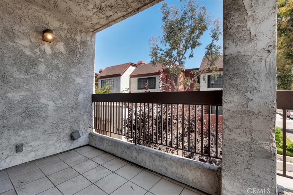 230 Bethany Road, Unit 211 Burbank, CA 91504 - Photo 15 of 49 Gallery Image 15